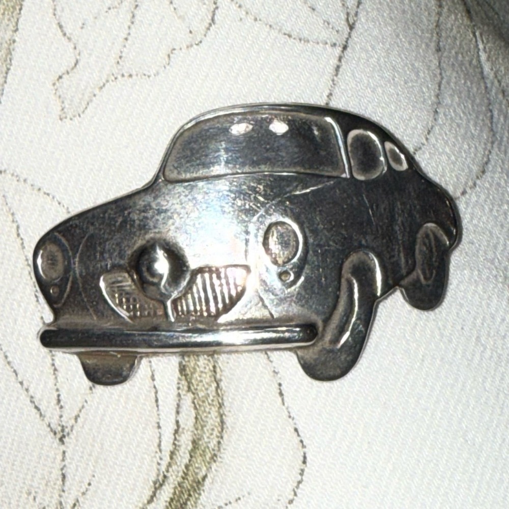 Car brooch silver-tone metal